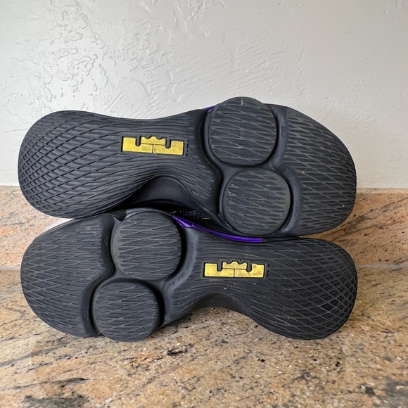 Nike LeBron Witness 4 - Picture 4 of 7